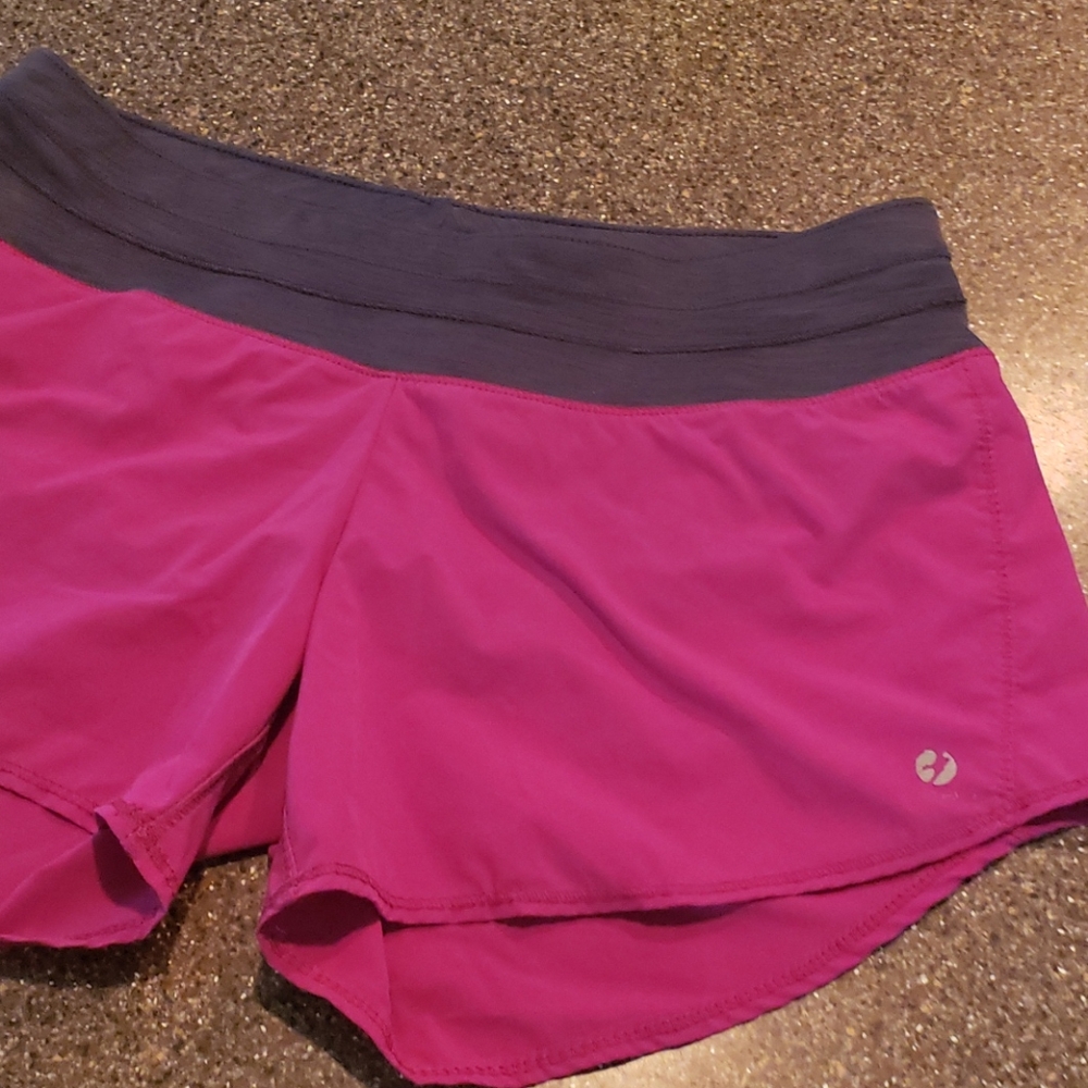 Oiselle Roga shorts, size M